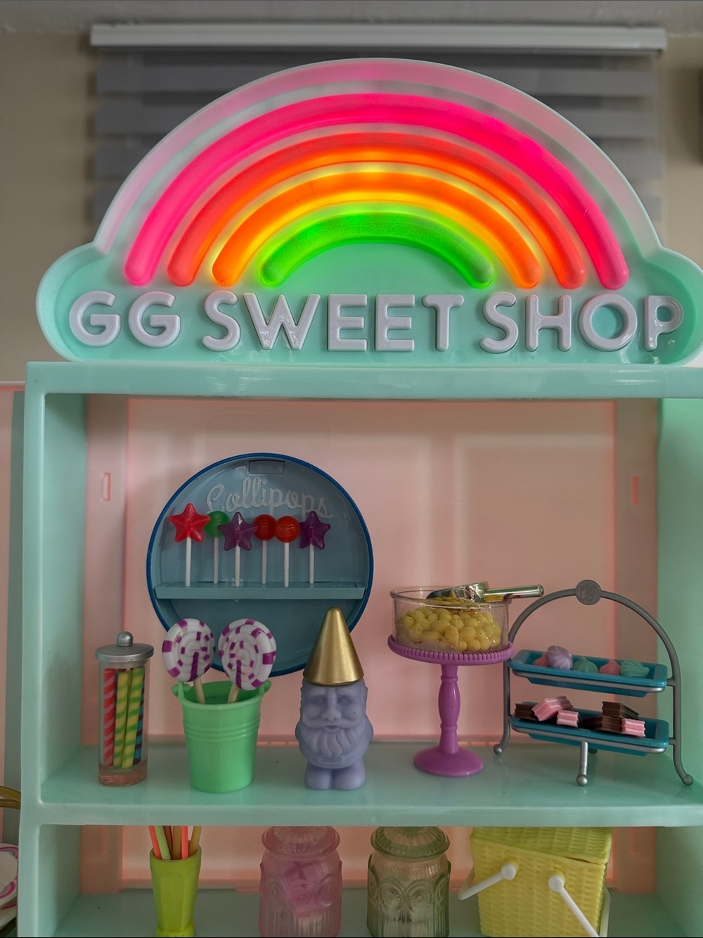 Glitter Girls Sweet Shop Playset - Pastel Pink & Mint Candy Store - Picture 3 of 9